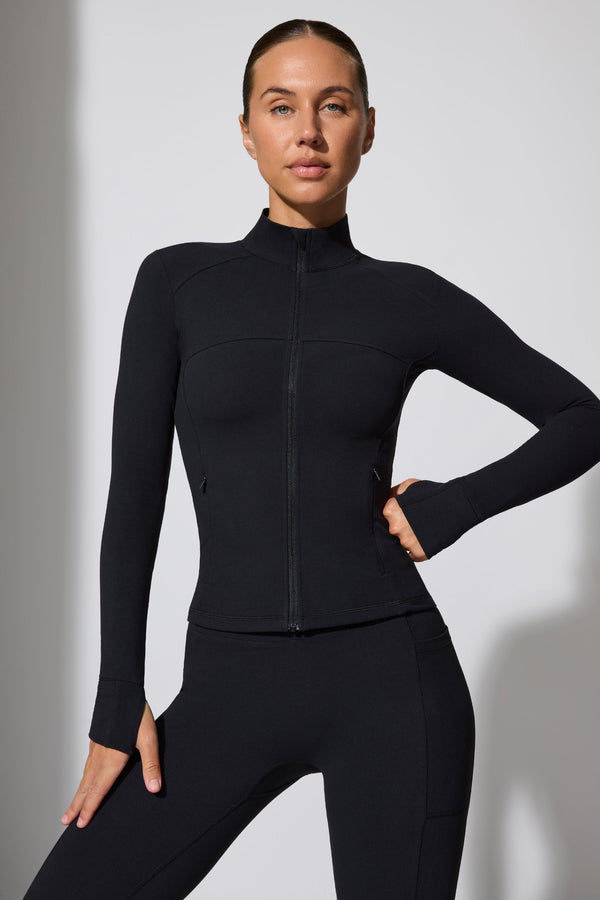 Siyah Uzun Kollu Fermuarlı Ceket